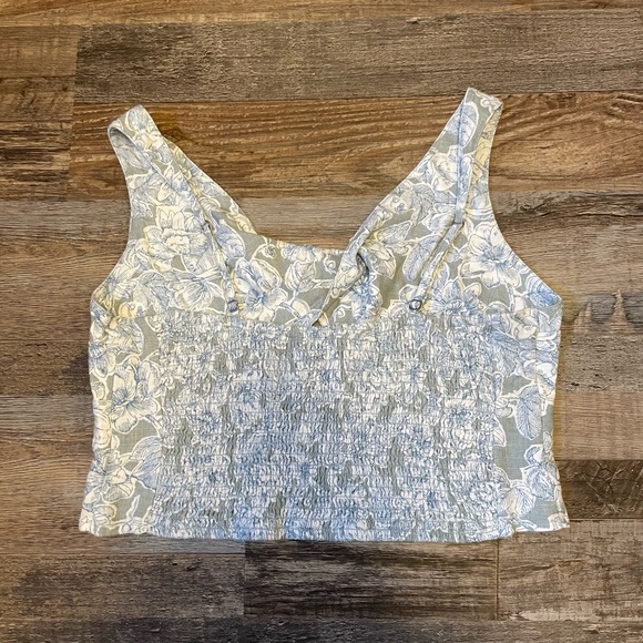 Abercrombie Twist-Front Linen-Blend Cutout Top - Picture 8 of 8